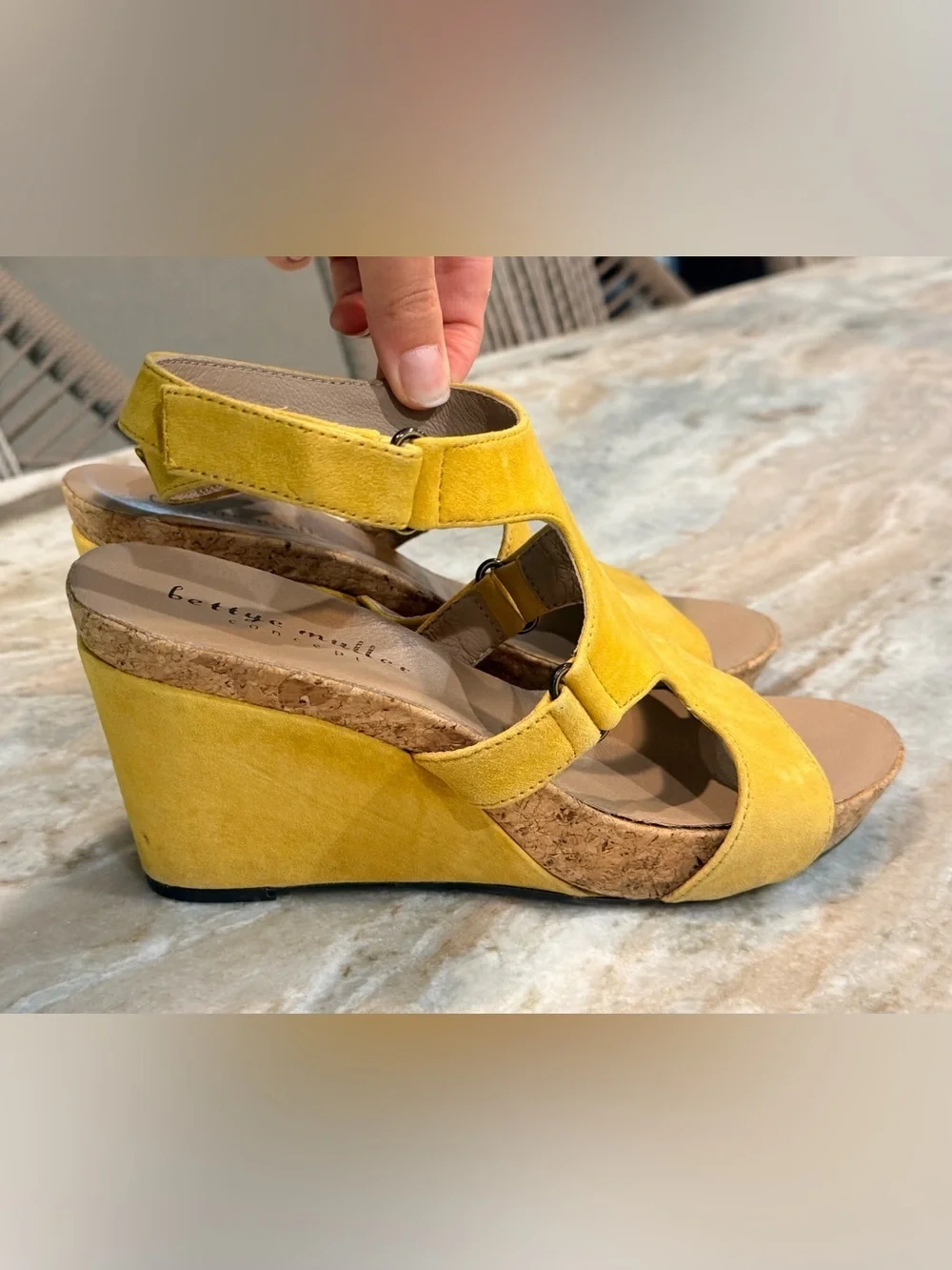 Women’s BETTYE MULLER Concept Tobias platform wedge sandals-yellow suede. Size 8